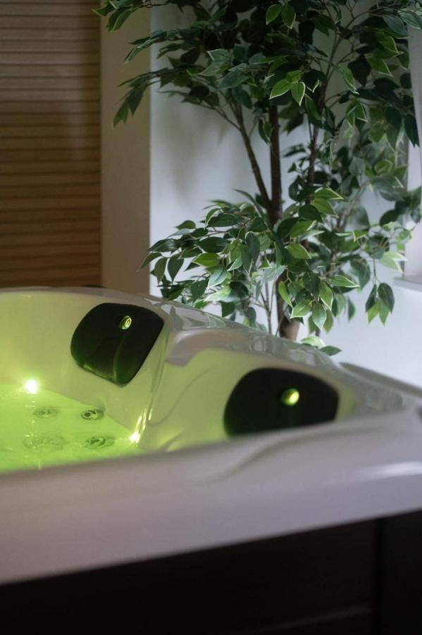 Spa Palawan Prive Avec Jacuzzi Et Sauna Liege Hotel Exterior photo